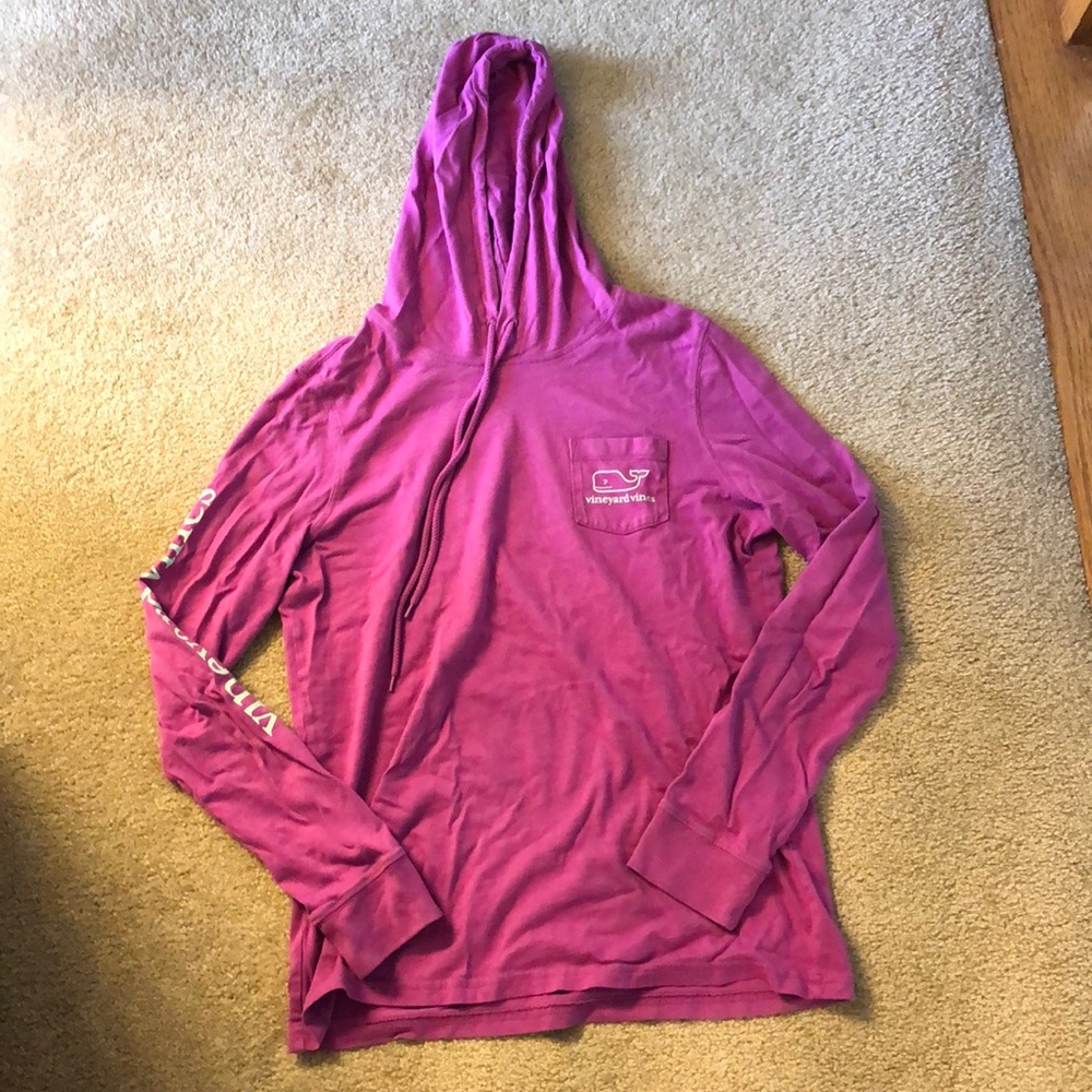 vineyard vines t-shirt hoodie